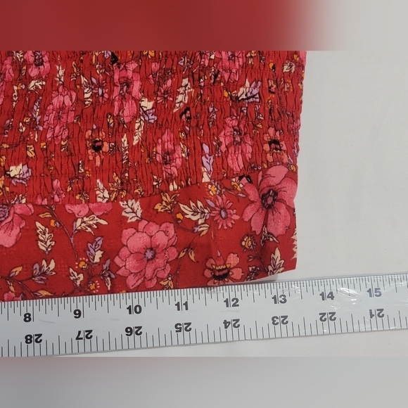 Band of The Free B.O.G. Joelle Crimson Pink Floral Smocked Crop Top Size… - Picture 9 of 13